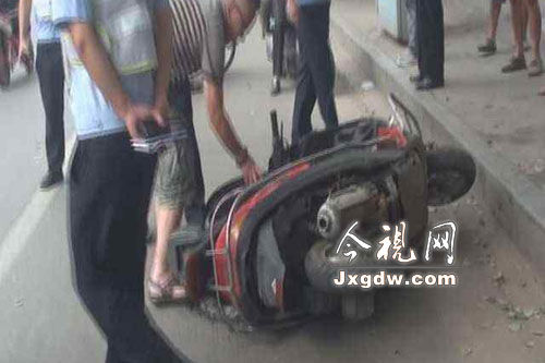 有牌无证驾驶摩托车被扣,不要车了以后办驾驶