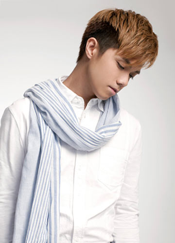 张敬轩2013广州演唱会启动 将High爆新年狂欢