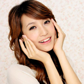 立显婴儿粉嫩肌 实测美宝莲光采蜜乳
