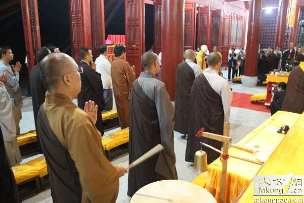 佛教盛事:法眼寺举行明一法师升座庆典_山东频道_凤凰网