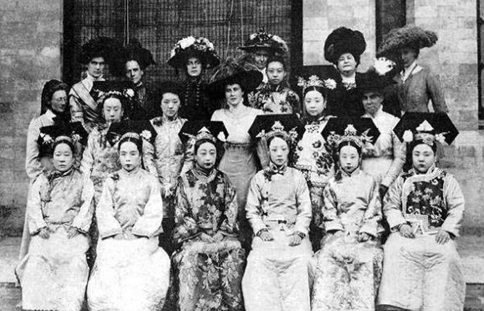 【老<em>照片</em>】<em>晚清</em>时期各国驻华大使夫人与清朝宫