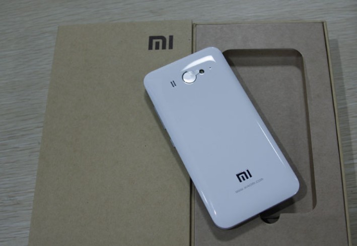 小米手机2在外观设计方面有了很大的