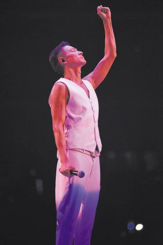 刘德华演唱会：八旬老太买票看 称要现场助威(图)