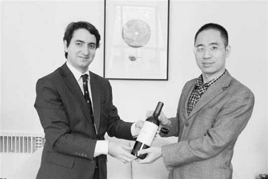 武汉港成智利水果中转基地 进口蓝莓樱桃有望