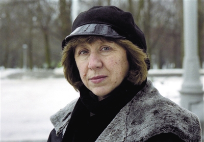 白俄女记者阿列克谢耶维奇获2015诺贝尔文学奖