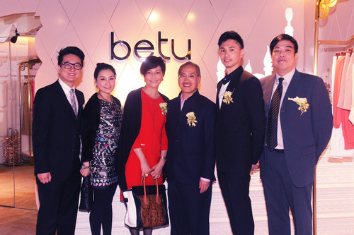 出席betu 20周年启动仪式 化身魅力<em>通勤女王</em>_