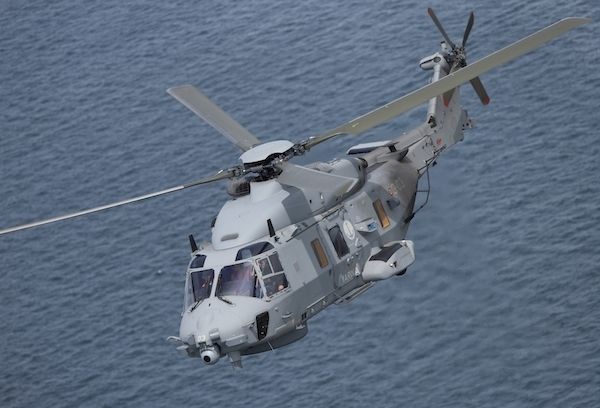 意大利海军接收首架"全面作战型"nh90直升机