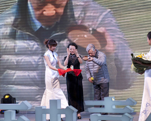 沱牌舍得酒业全程见证历史嘉年华2013