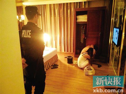 涉黄 记者回访东莞涉黄酒店:人去楼空 只找到避