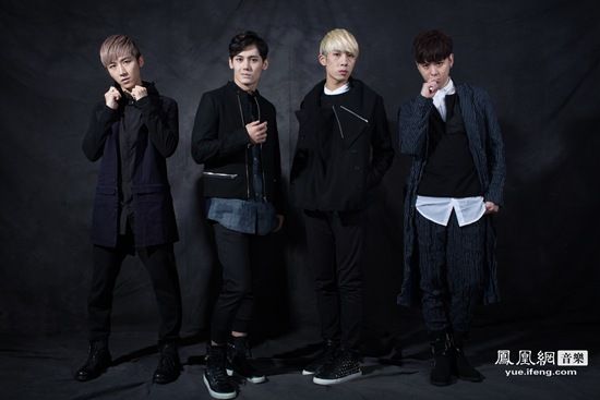 男团Notice携SHOTGIRL助阵圣诞演唱会与粉丝