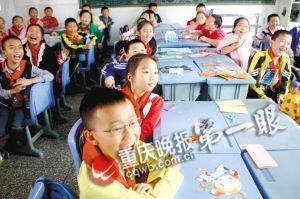 潘老师讲到精彩处，同学们都笑了起来