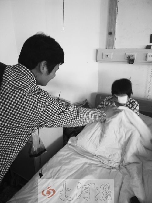 少年遭学生轮流扇耳光：要去老师不打人学校
