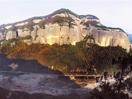 铜川金秋旅游季照金丹霞地质公园汽车自驾游