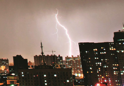 春雷下雨天气出游性 来厦门旅游不可不注意的