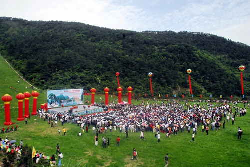 第九届湖北九宫山避暑旅游节昨日在通山开幕