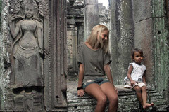 荷兰美女晒PS旅行照 骗倒亲友