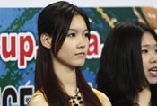 美女围观中国男篮终结连败