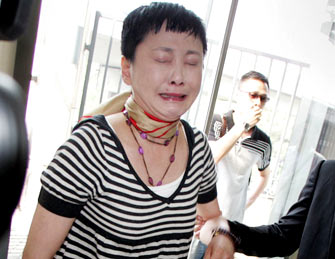  苏越诈骗案重审 安雯激动痛哭