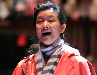 宋祖英素颜亮相伦敦音乐会彩排