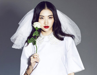  景甜颠覆造型演绎哥特文艺浪漫
