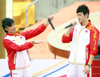 孙杨搭档古巨基合唱卖萌