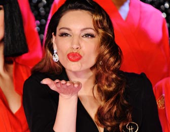 英超模代言艳舞秀性感亮相