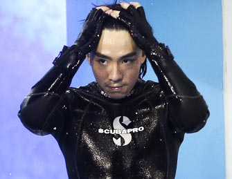 俞灏明备战《水立方》勇敢历练