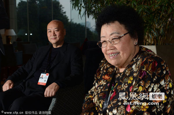 唐僧迟重瑞陪富商妻子亮相[高清大图]