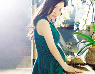 霍思燕怀孕后首拍大肚写真