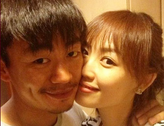 王宝强陪妻子庆祝生日 晒贴脸恩爱照