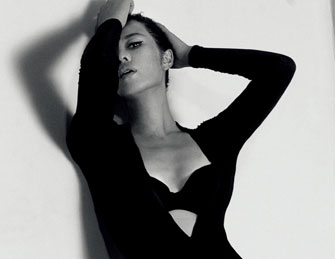 余男新写真诠释极致性感