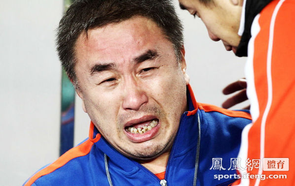 中超-青岛中能惨遭降级 老板痛哭