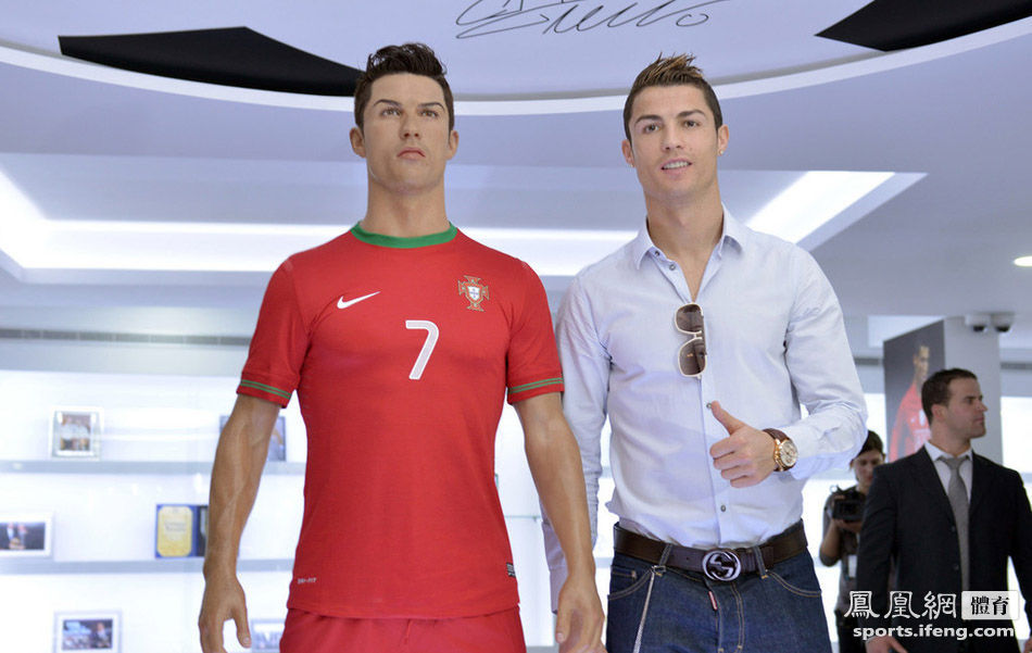 CR7博物馆落成仪式 C罗携众亲友出席