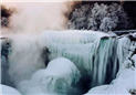 严寒天气再袭美国 尼亚加拉瀑布被冻住