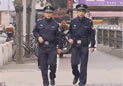实拍上海千余民警配枪上街巡逻