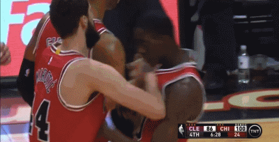 自媒体  吉米巴特勒缺战骑士,但是顶上来的小将斯内尔表现出色.