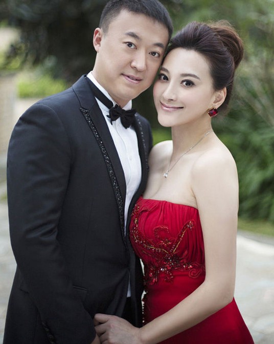 马琳迎娶第二任妻子 两人婚纱照曝光