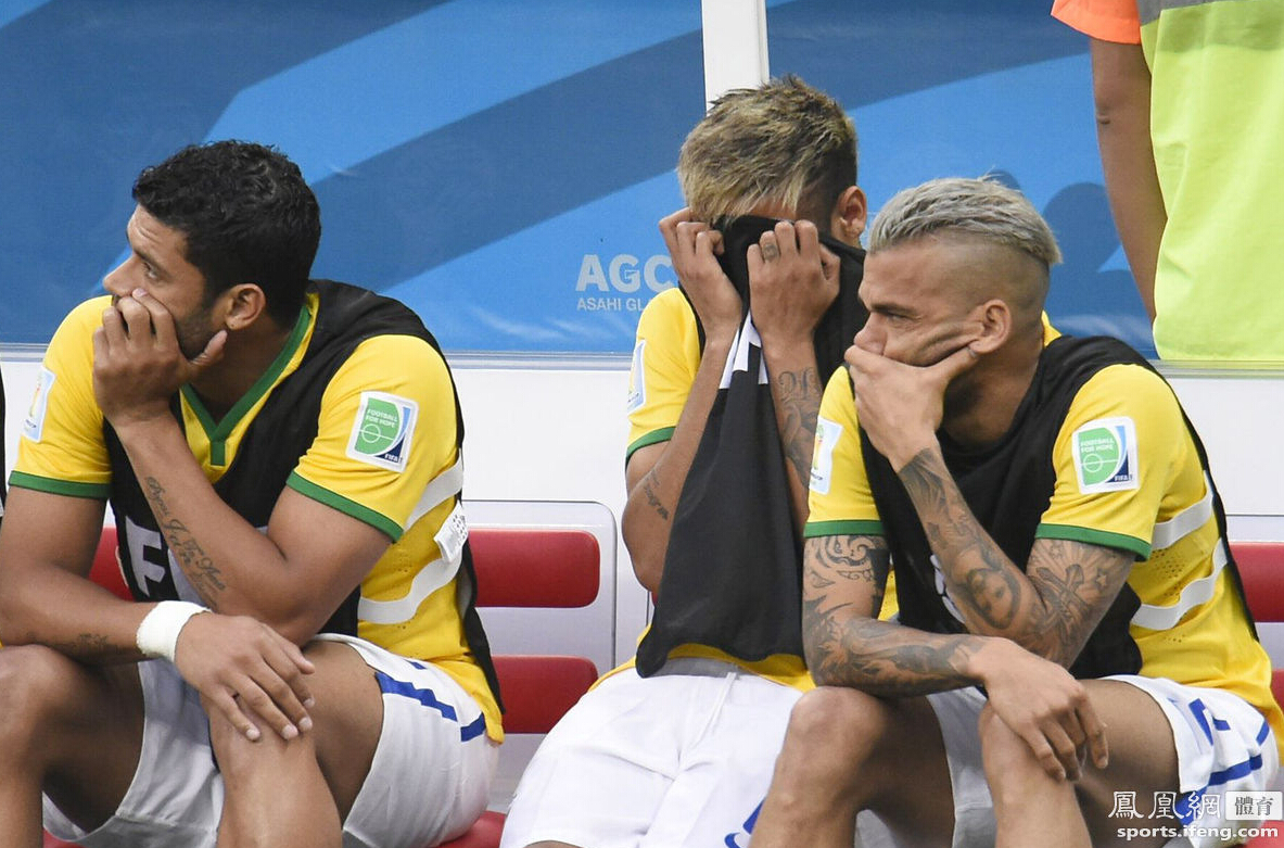 巴西0-3荷兰世界杯排名第四 家门口再受辱!