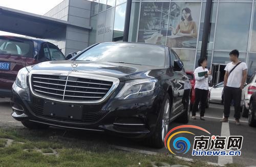 百万元奔驰才开500公里就歇菜 海口女车主质疑