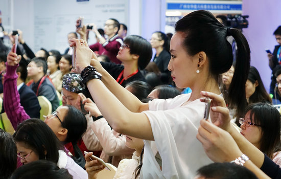 大颠覆!广州名校齐刮网上先学,课堂后教风潮