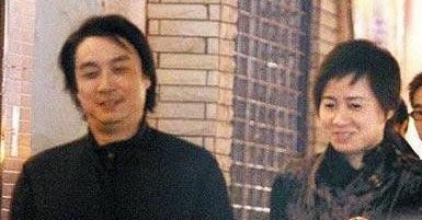 港媒:63岁刘松仁再约少妇倾谈 娇妻深夜拖箱出走