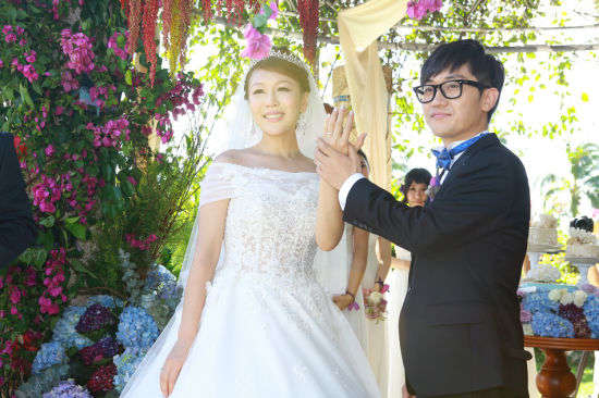2012年11月23日，金志文和女友在三亚举行婚礼