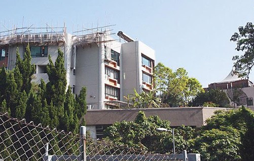揭李克勤千万豪宅:10房2厅 带游乐场(图)