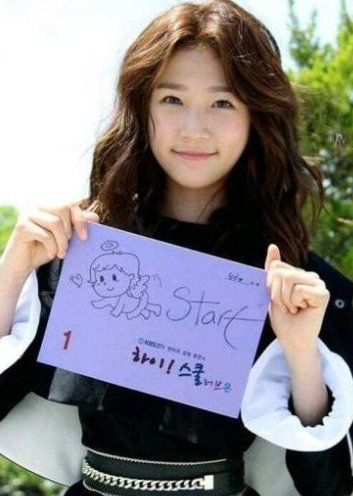 High School Love On1集精彩 当班天使<em>李瑟菲</em>变