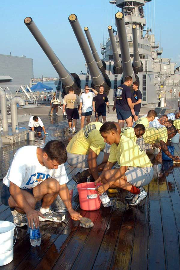 美军依阿华级战列舰-最后退役的海上霸主