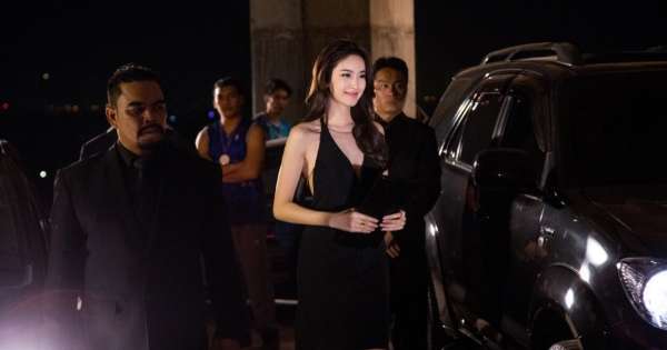 国人妖选美皇后魅力比拼 性感妩媚让<em>真女人</em>自