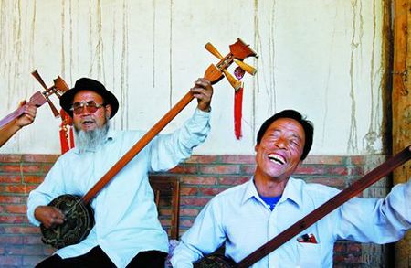 转轴拨弦三两声,未成曲调先有情--凉州贤孝_西北频道_凤凰网