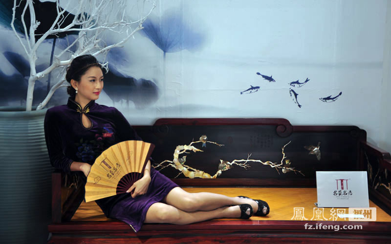 首届中国(仙游)<em>红木</em>家具博会各路<em>美女</em>夺眼球 _