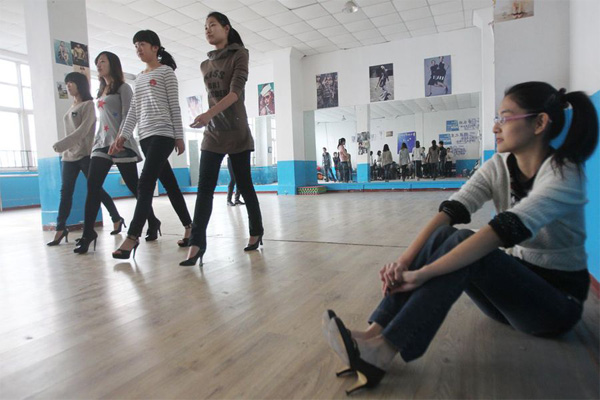 王玺毓:13岁青岛女孩的t台梦