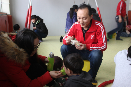 关爱自闭症 郑大思源之家在行动